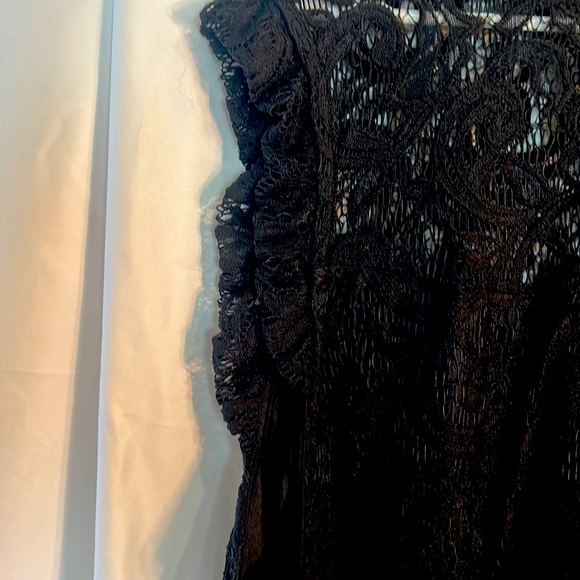 Lace overlay black top size 3 X sleeveless top made by three hearts plus - Picture 3 of 8